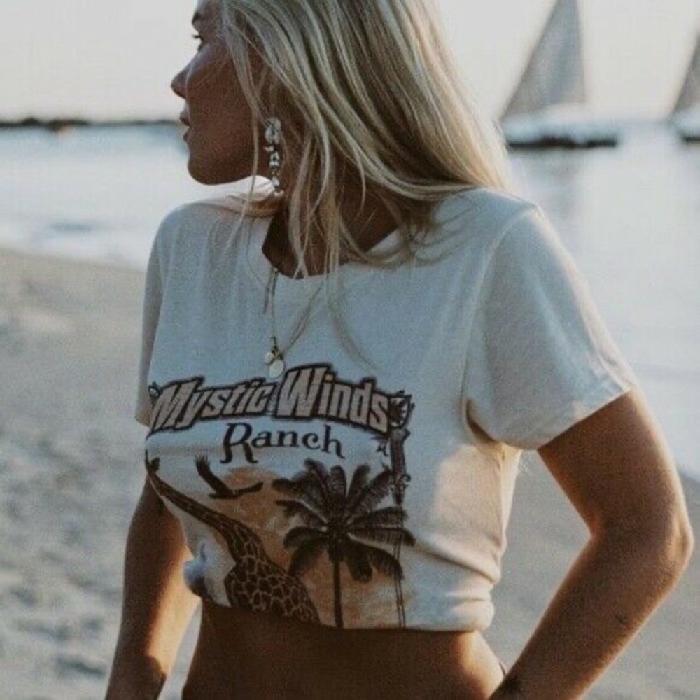 🏝Mystic Winds Tee